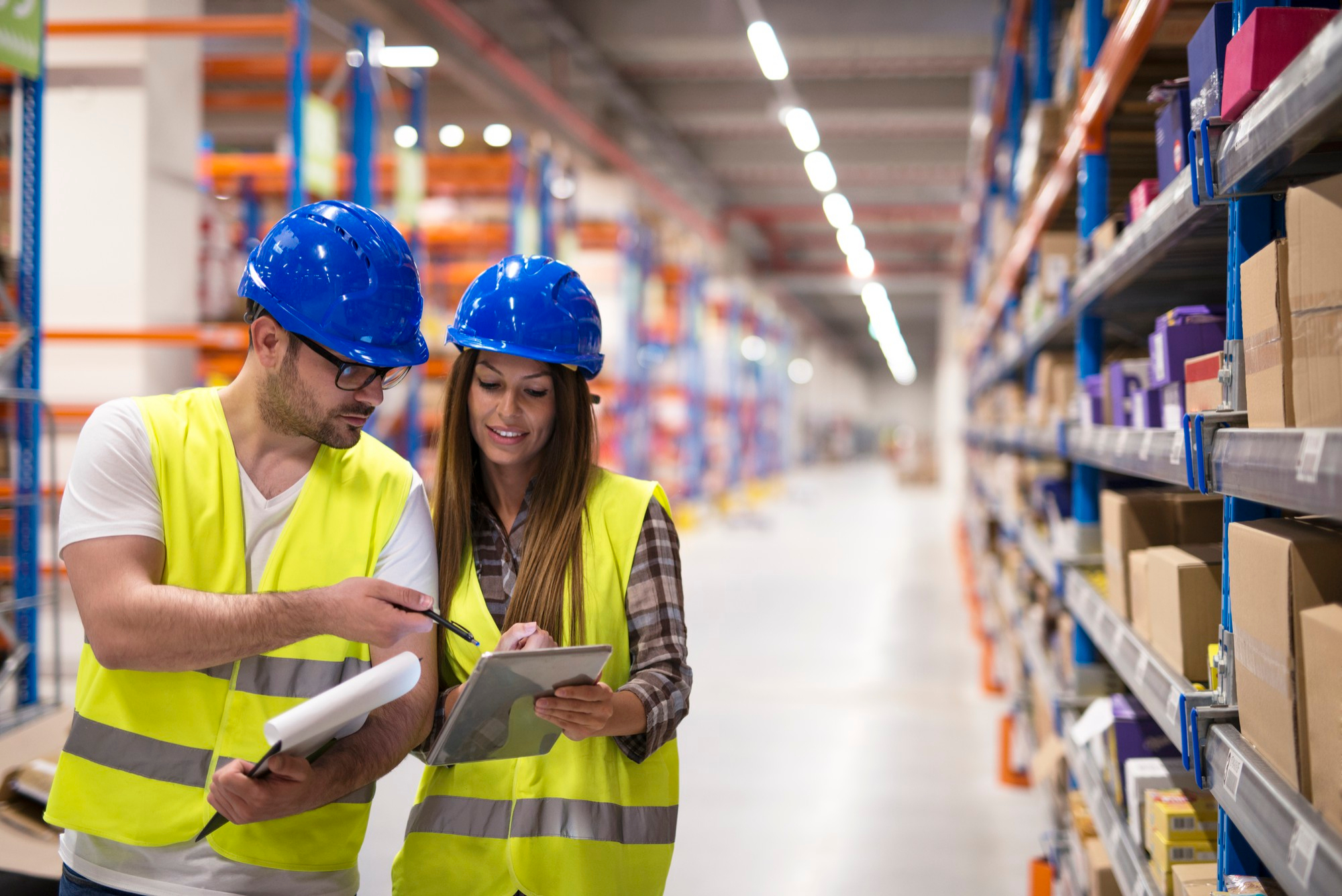 warehouse-workers-checking
